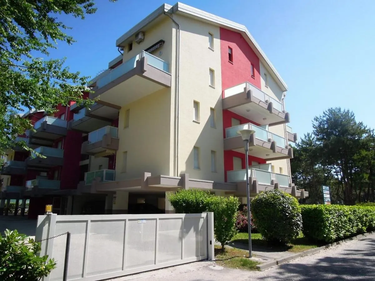 Flat 100M From The Beach With Sunny Terrace Bibione Italy